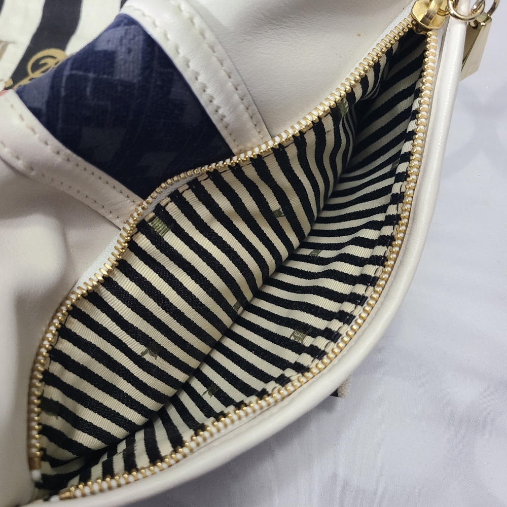 L.A.M.B. by Gwen Stefani Frosted Pearl Clutch Leather Designer NWT - Picture 8 of 10